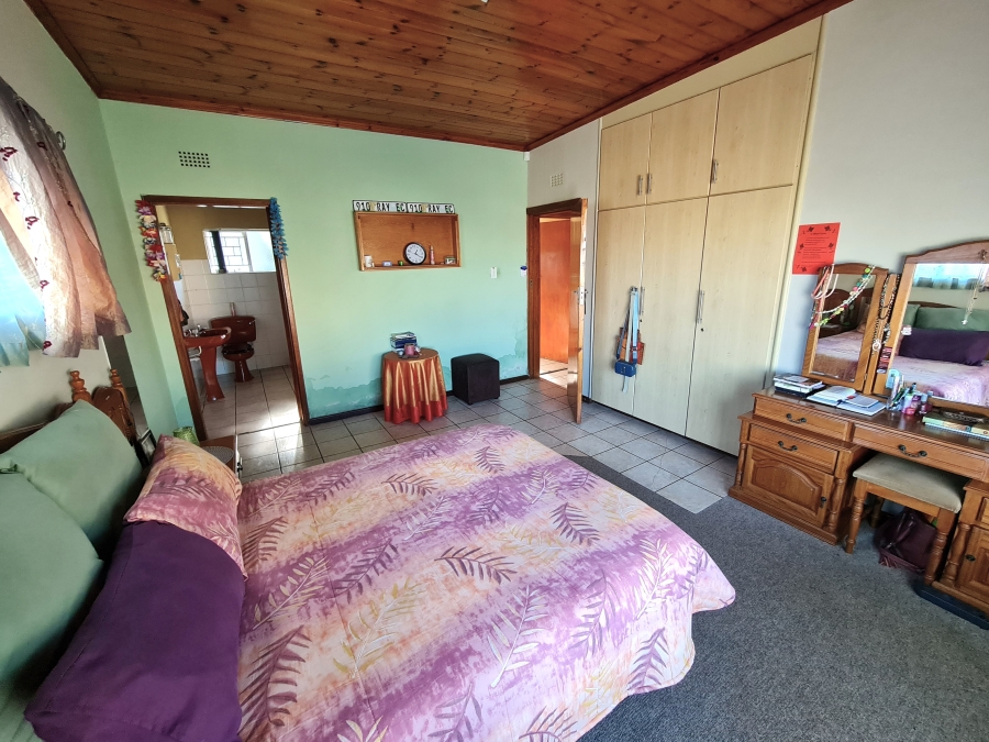 4 Bedroom Property for Sale in C Place Eastern Cape